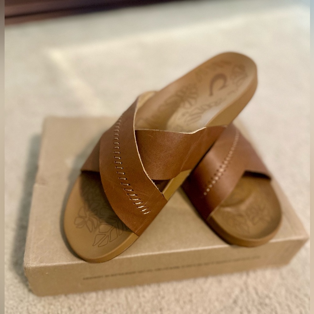 OluKai Sandals Kipe’a Olu Women’s Size 8 Gently Used